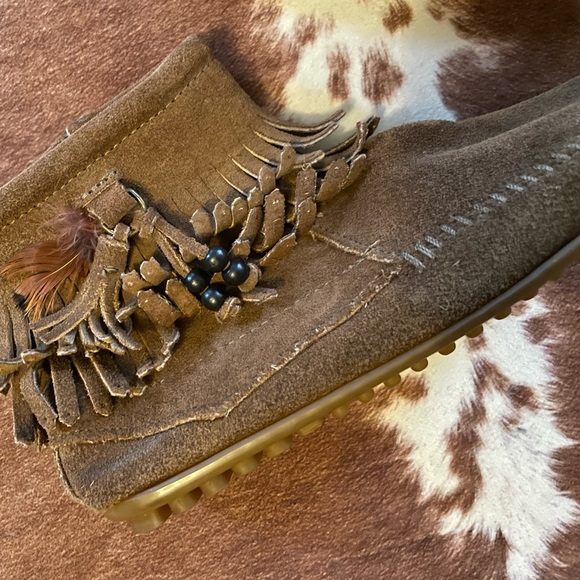 Minnetonka Moccasin Booties - Picture 5 of 7